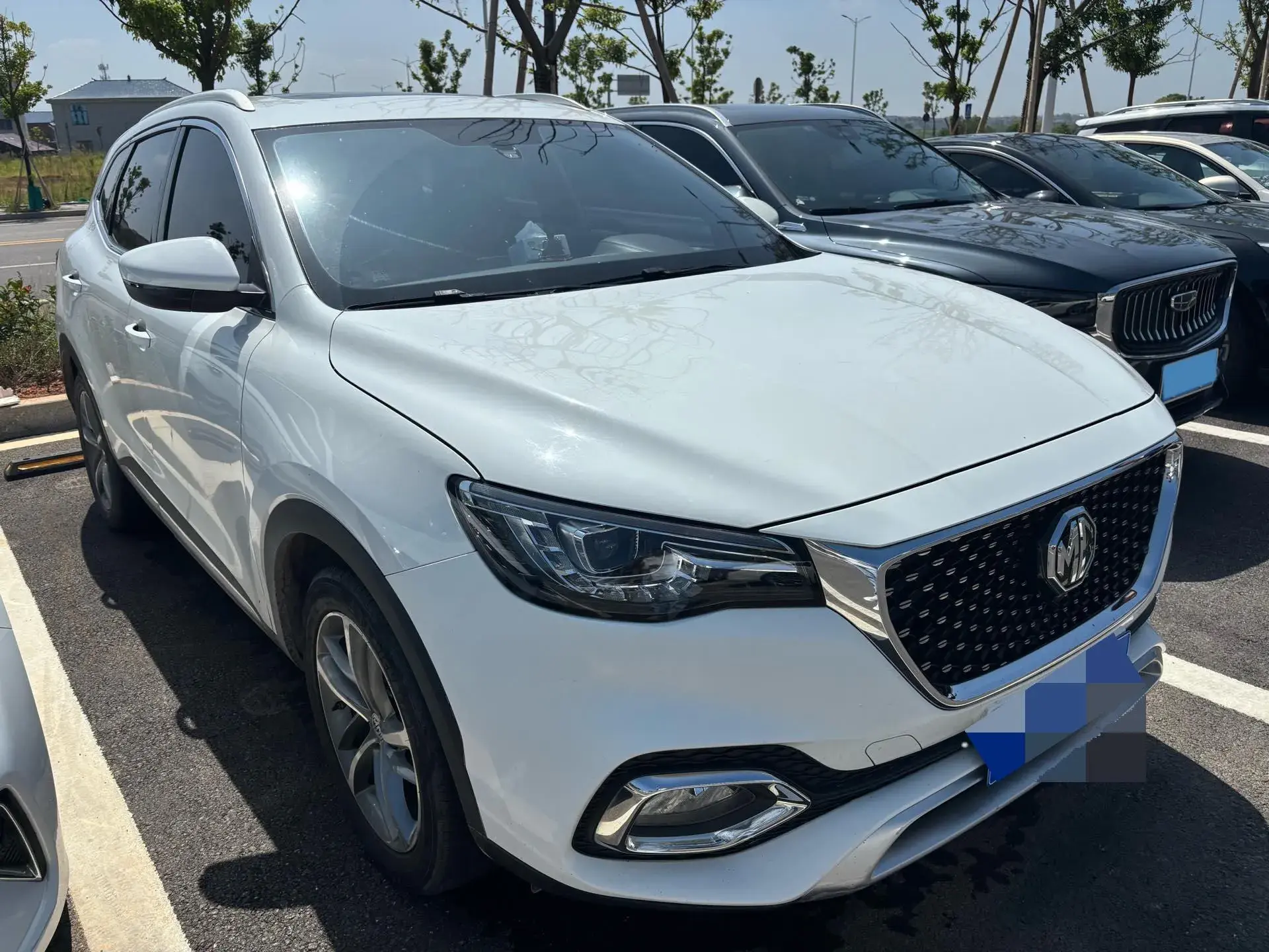 2019 MG HS thumbnail 3