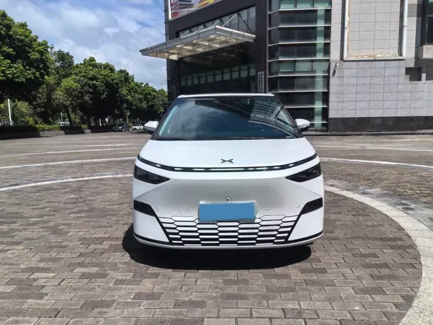 2024 XPENG X9 thumbnail 2