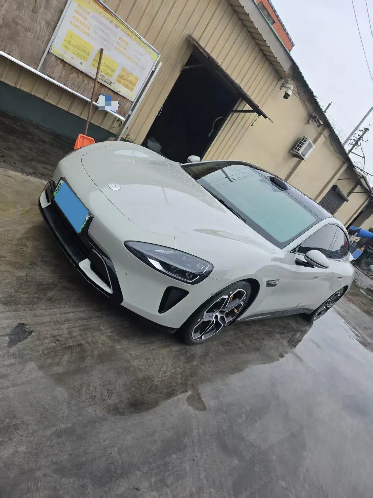 2024 MI SU7 thumbnail 3