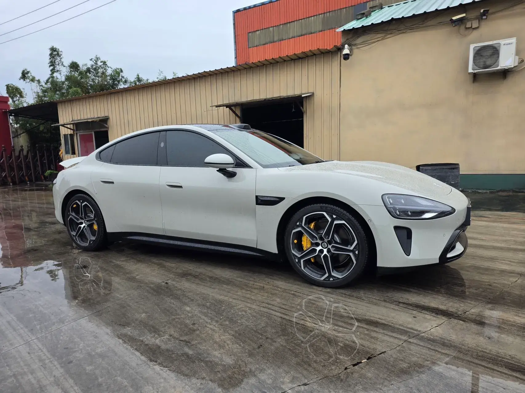 2024 MI SU7 thumbnail 2