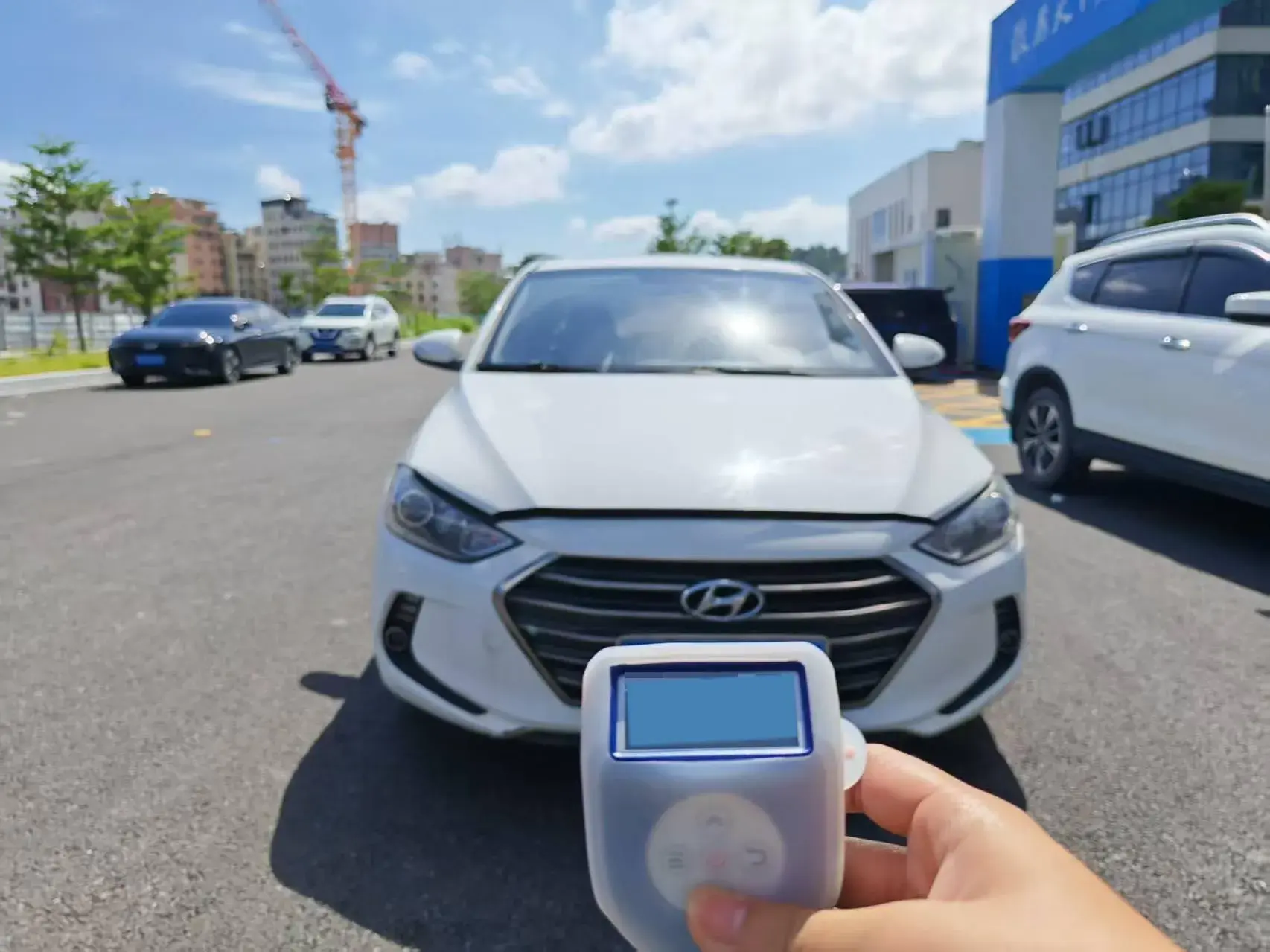 2016 HYUNDAI ELANTRA thumbnail 2