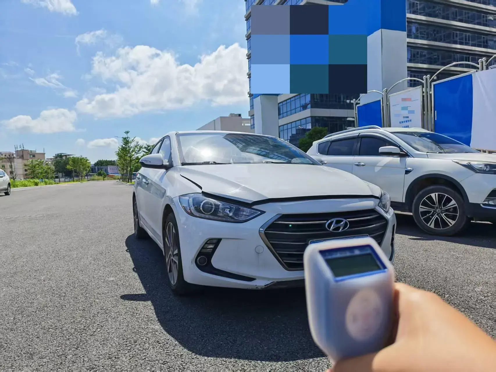 2016 HYUNDAI ELANTRA thumbnail 3