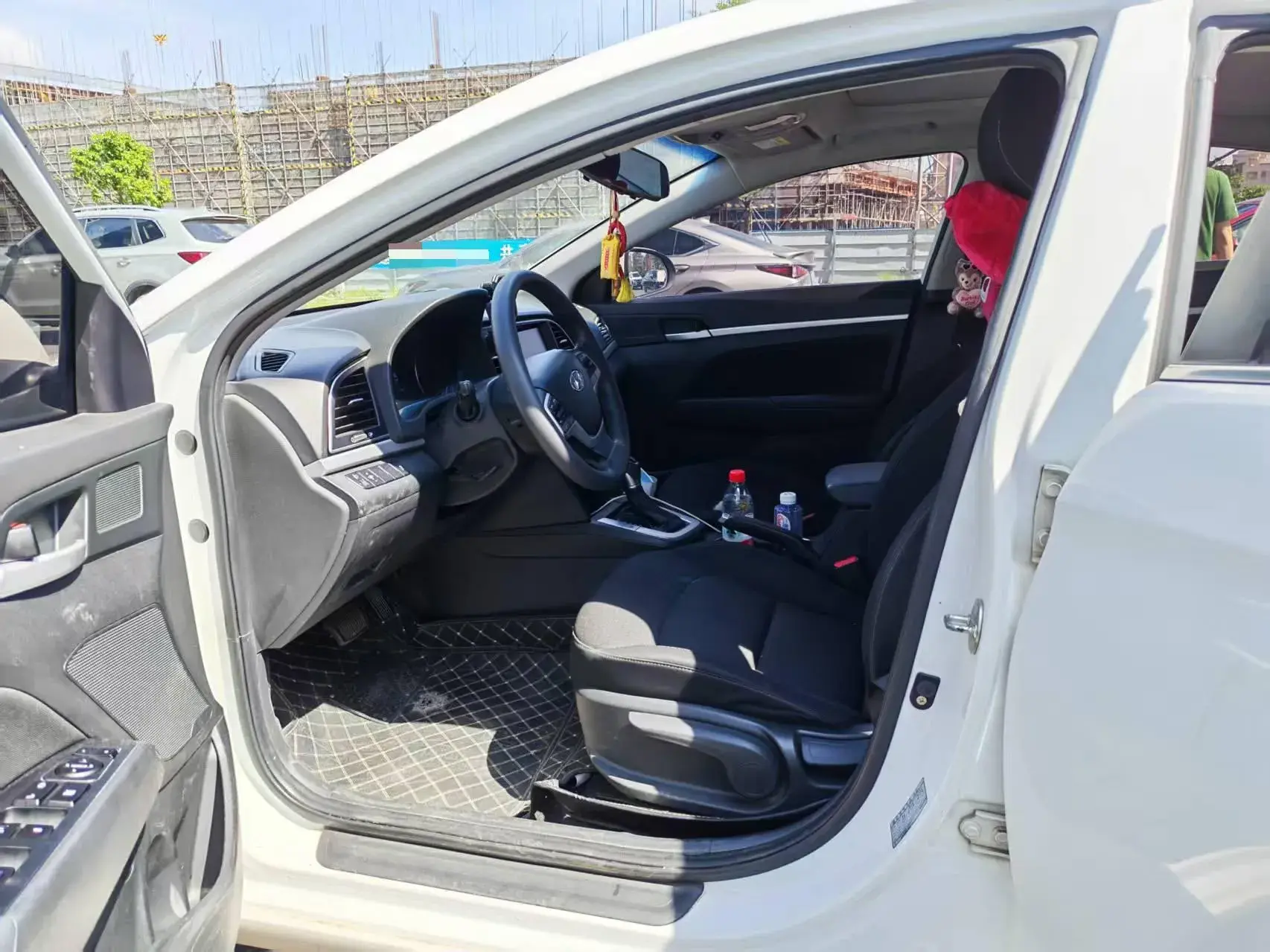 2016 HYUNDAI ELANTRA thumbnail 4