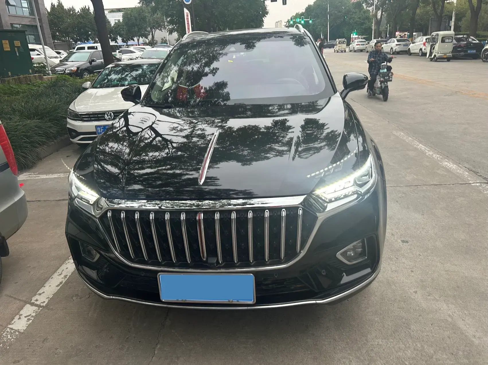 2022 HONGQI HS5 thumbnail 2