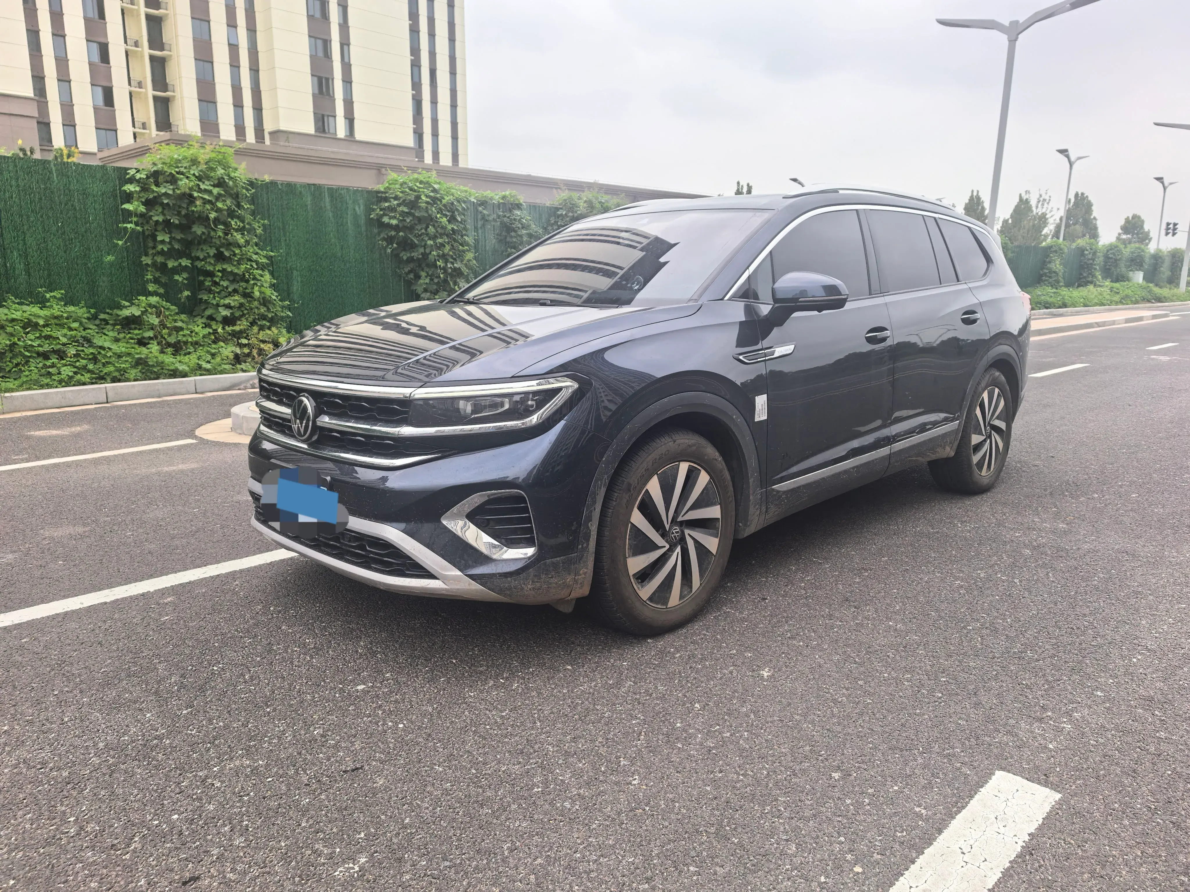 2022 VOLKSWAGEN TALAGON view 1