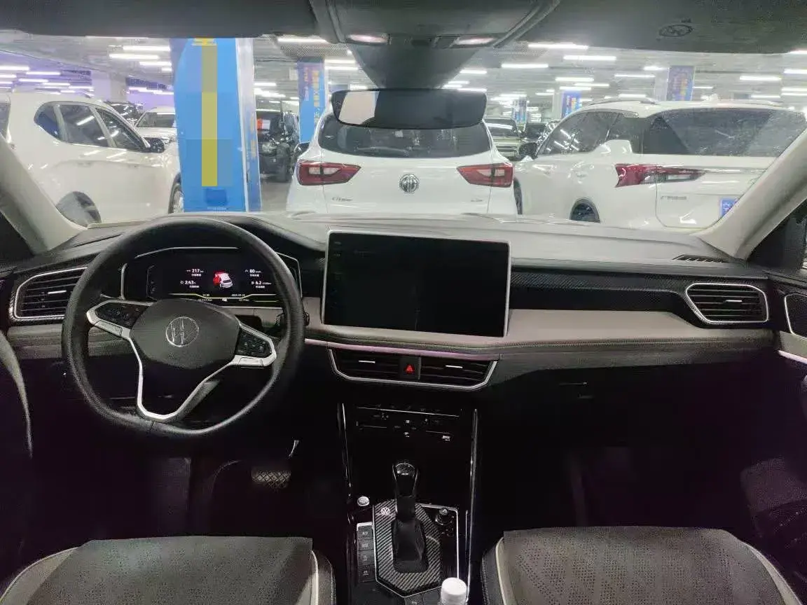 2023 VOLKSWAGEN TAYRON thumbnail 3