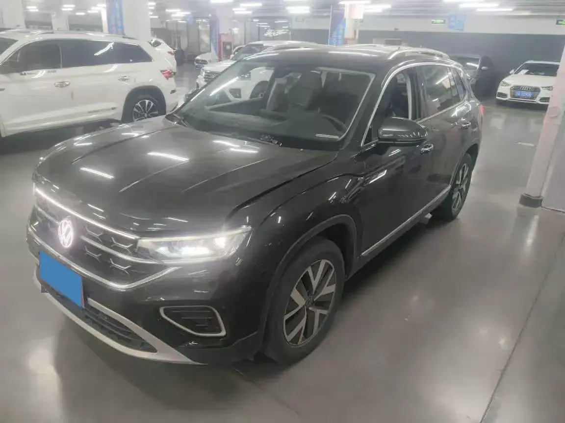 2023 VOLKSWAGEN TAYRON view 1