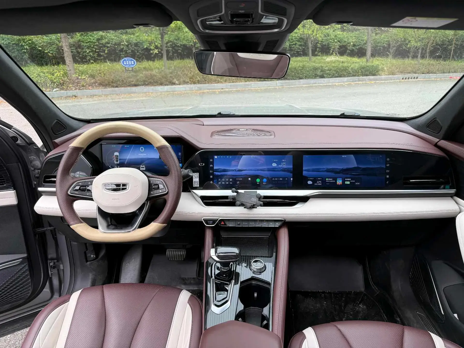 2021 GEELY MONJARO thumbnail 3