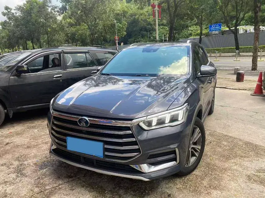 2019 BYD SONG view 1