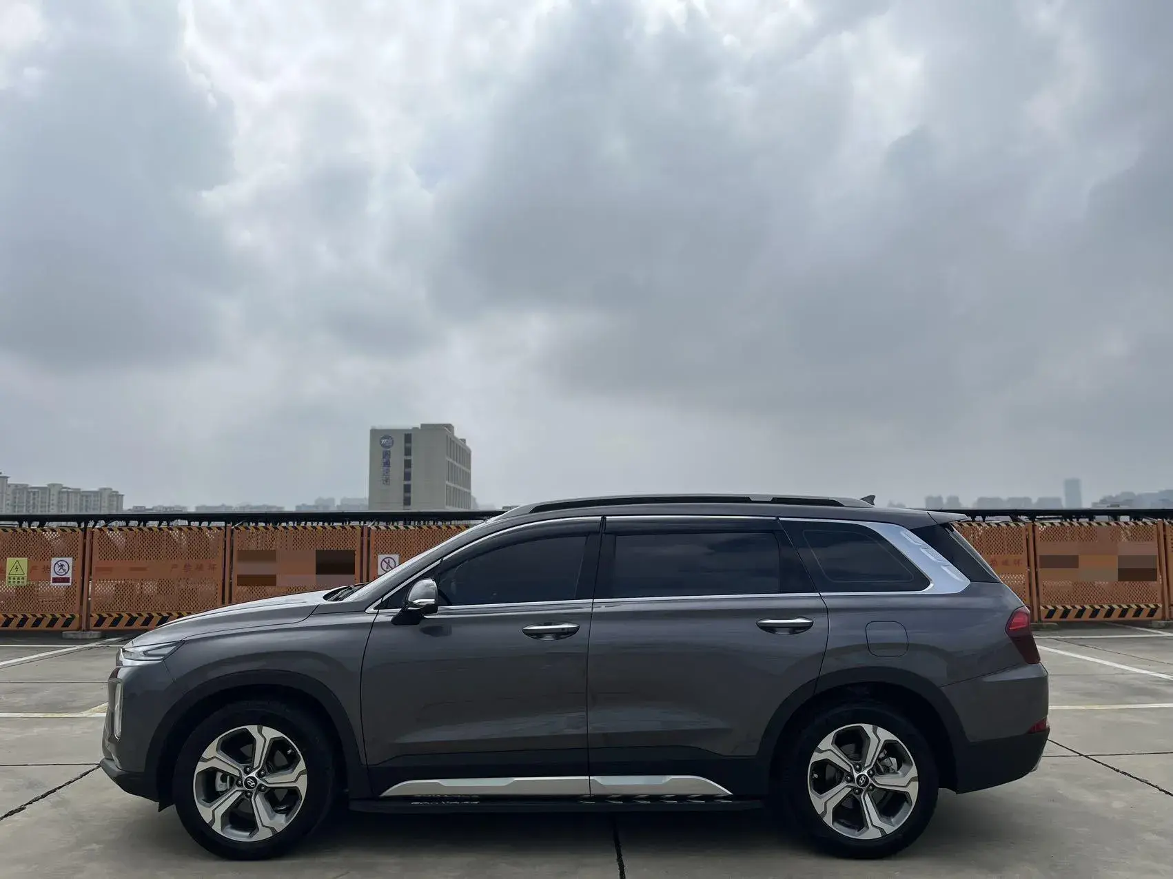 2019 HYUNDAI SANTAFE thumbnail 4