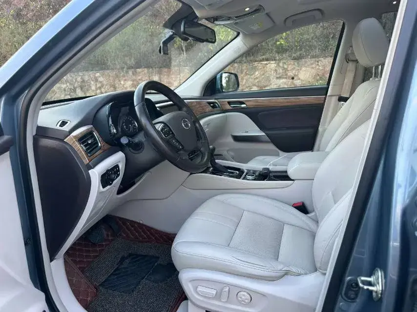 2017 GAC TRUMPCHI thumbnail 4