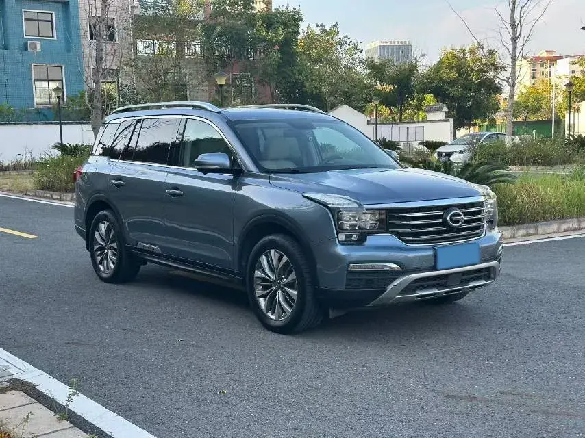 2017 GAC TRUMPCHI thumbnail 3