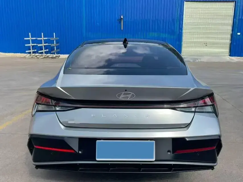2023 HYUNDAI ELANTRA thumbnail 4