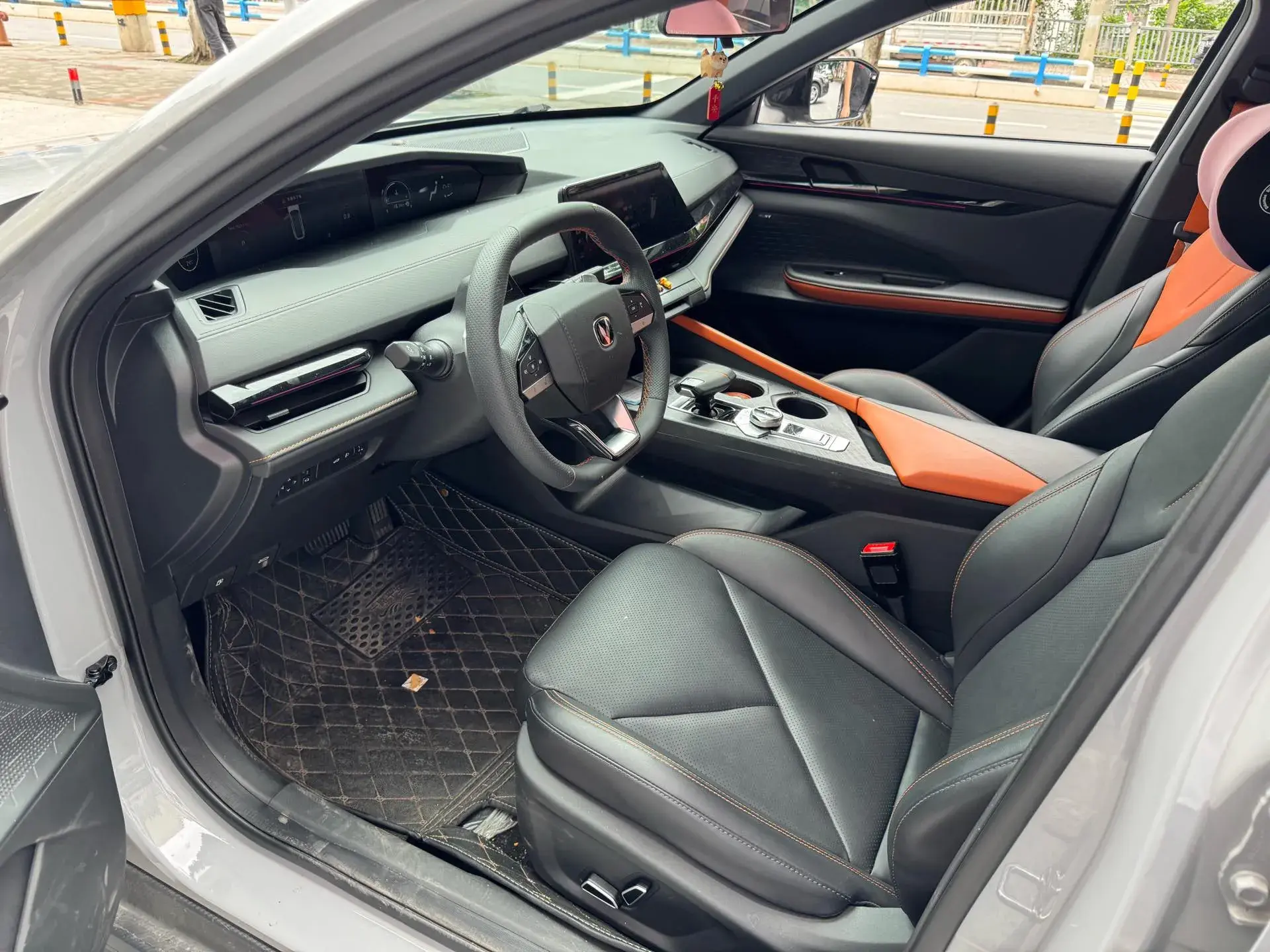 2022 CHANGAN UNI-V thumbnail 2