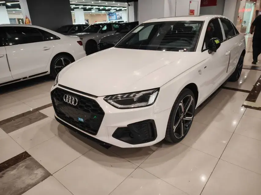 2025 AUDI A4L view 1