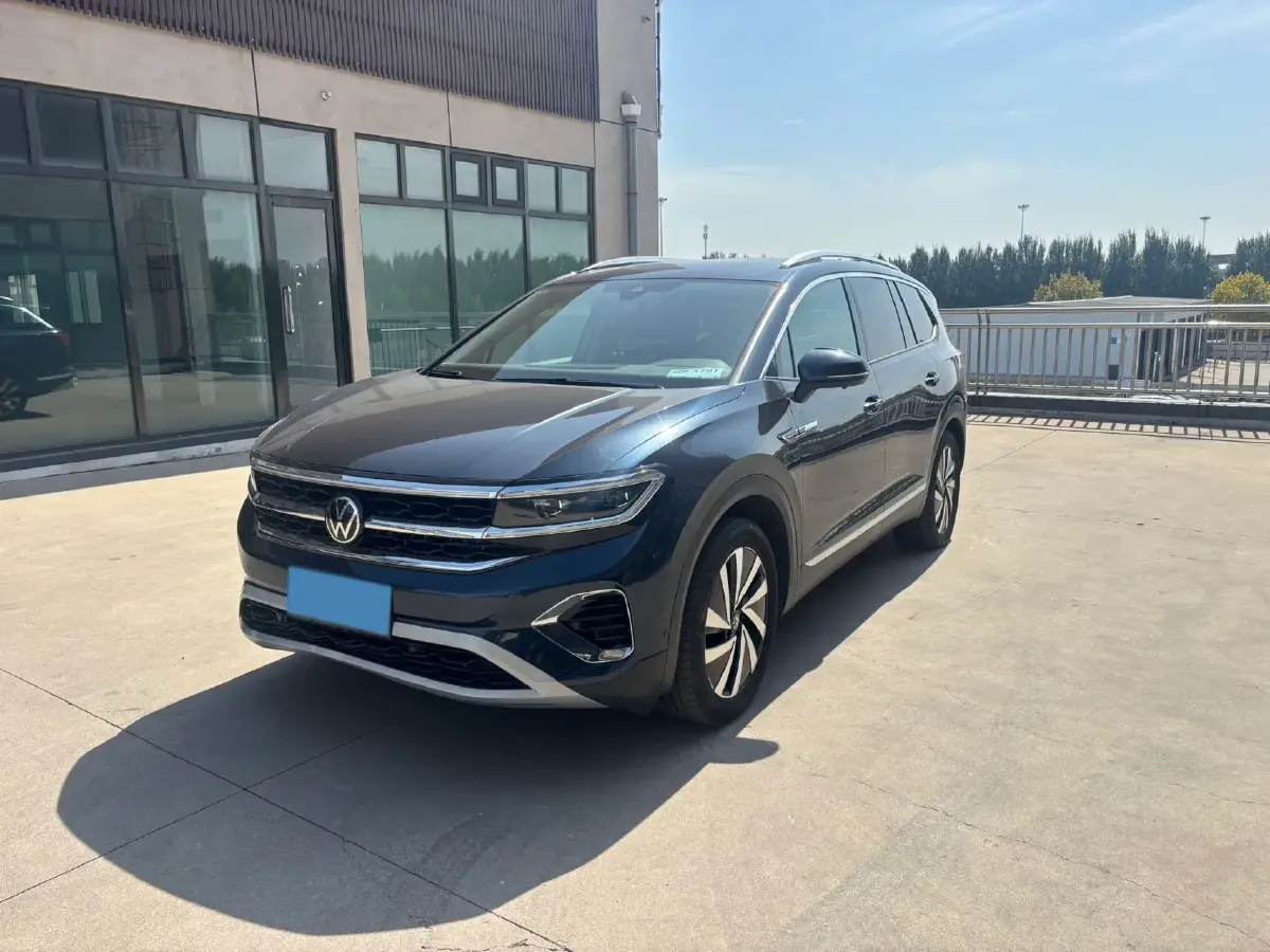 2022 Volkswagen Talagon 2.0T 220HP L4 7DCT