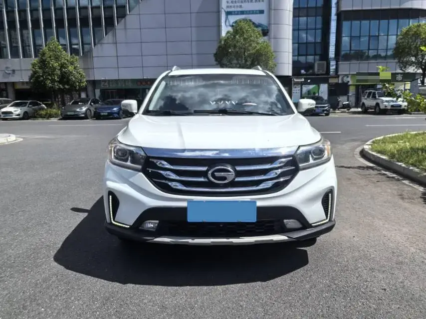 2018 GAC TRUMPCHI thumbnail 3
