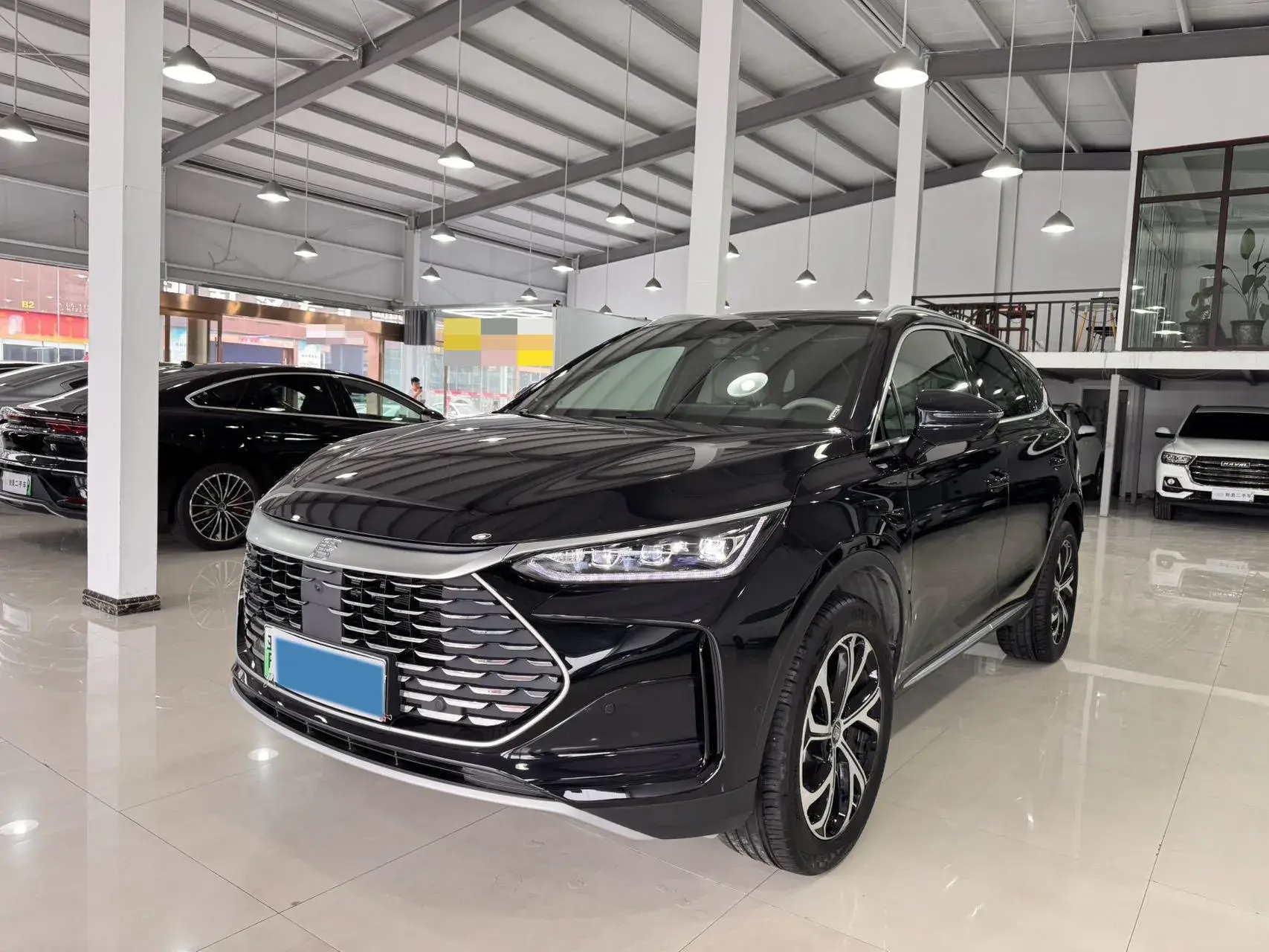 2025 BYD TANG view 1