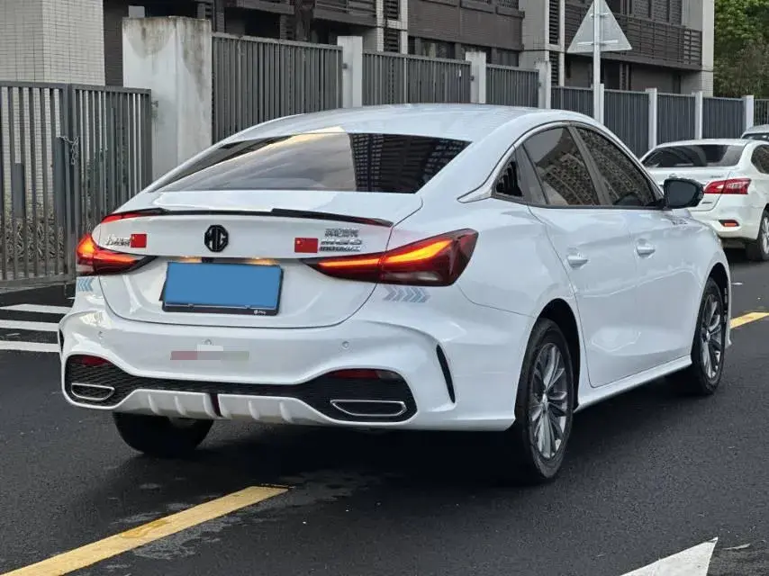 2025 MG 5 thumbnail 4