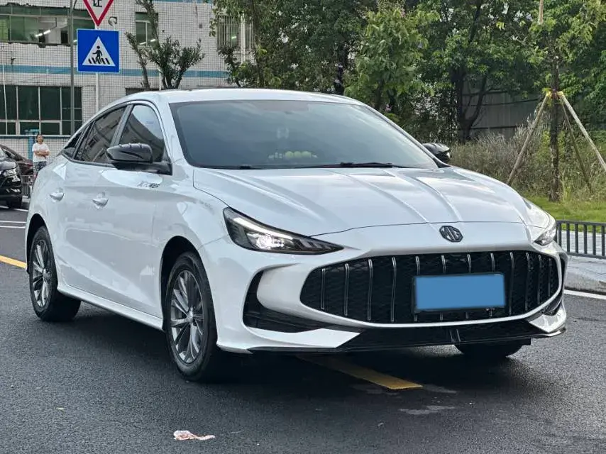 2025 MG 5 thumbnail 2