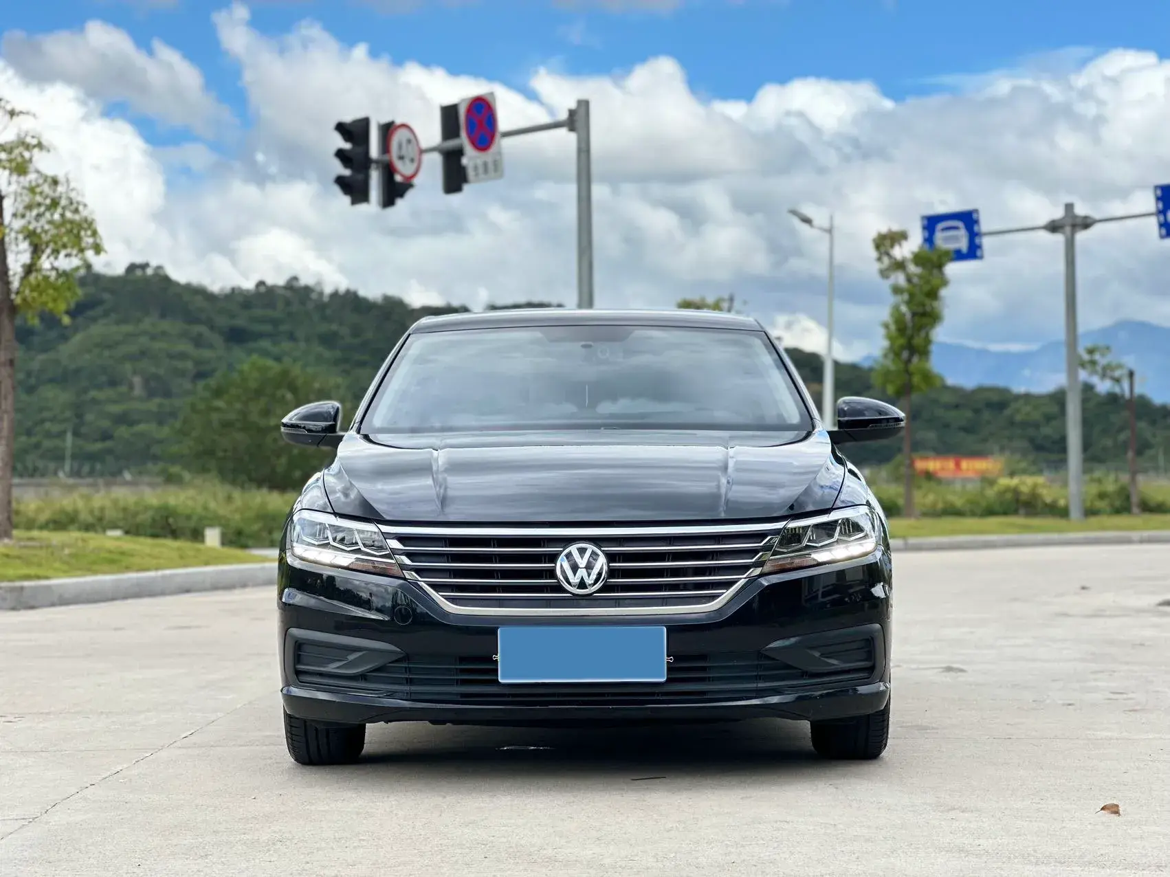 2019 VOLKSWAGEN LAVIDA thumbnail 2