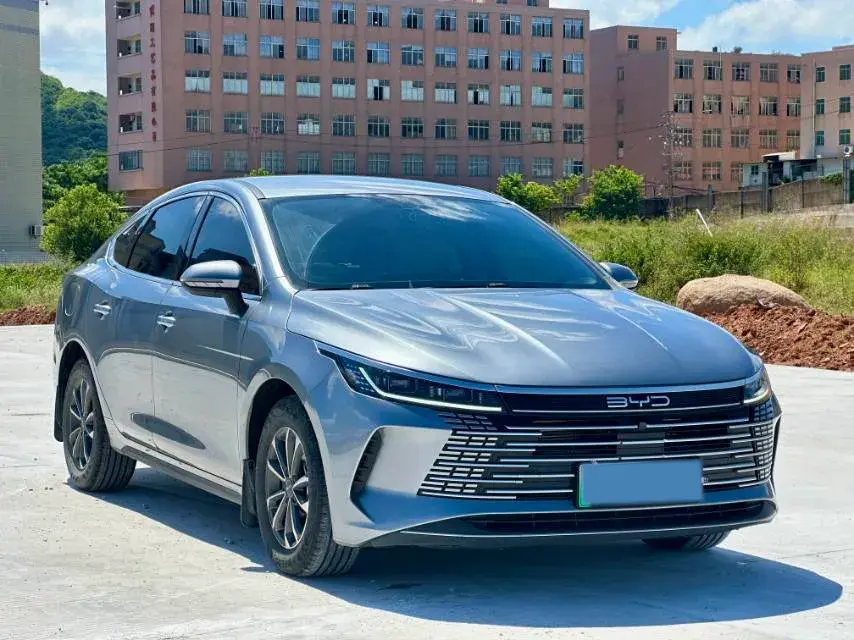 2023 BYD QIN thumbnail 3