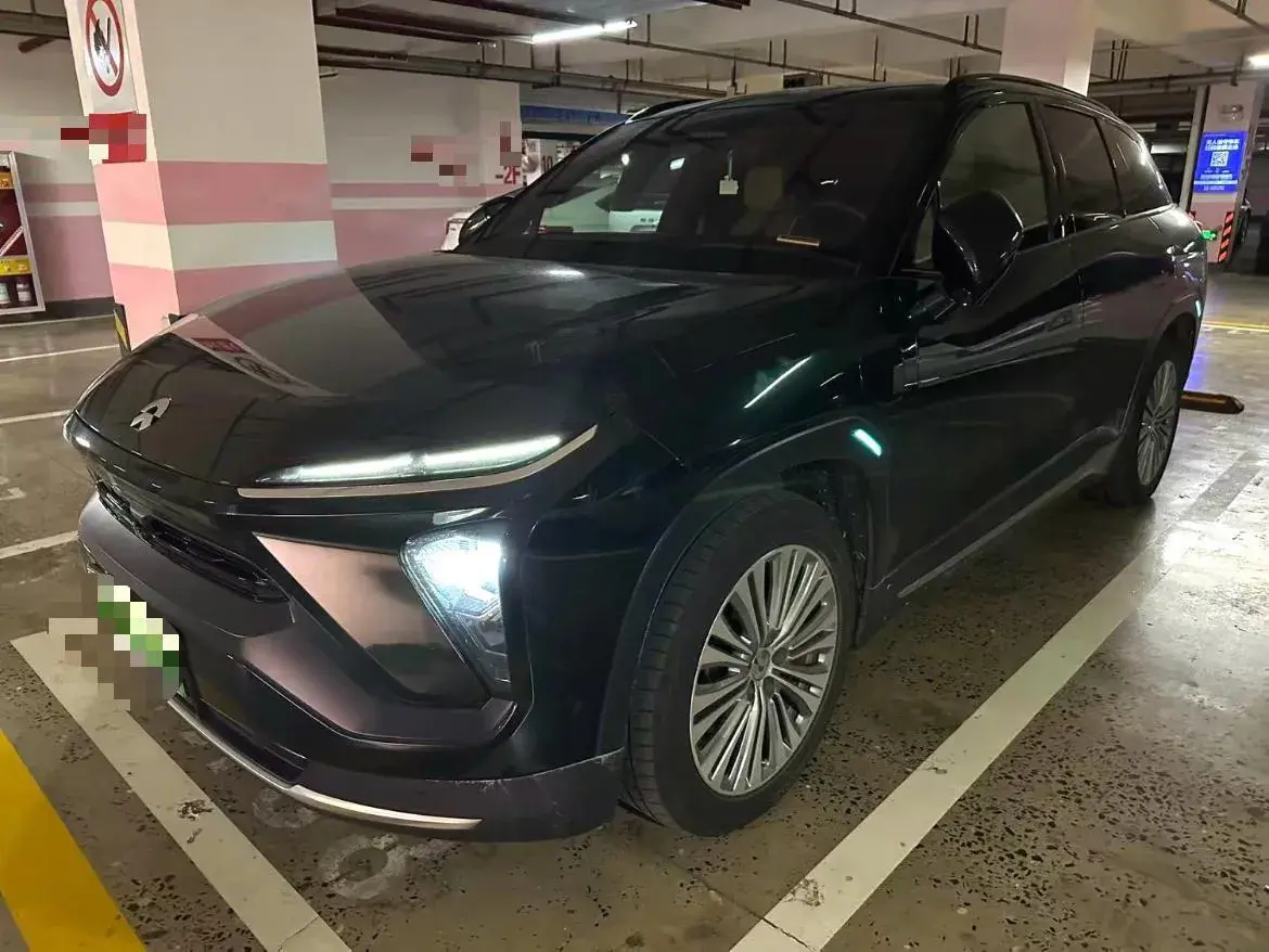 2020 NIO ES6 view 1