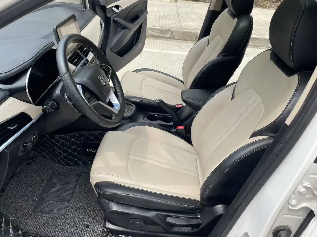 2014 BaoJun 610 1.5L 112HP L4 6AT,autocango,china used car exporter,china ev exporter,chinese used car exporter,chinese used ev exporter