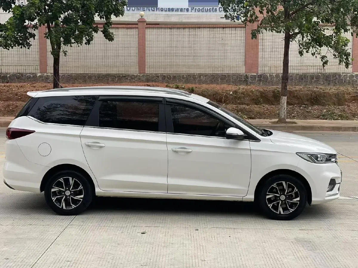 2014 BaoJun 610 1.5L 112HP L4 6AT,autocango,china used car exporter,china ev exporter,chinese used car exporter,chinese used ev exporter