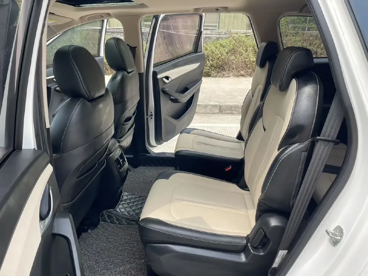 2014 BaoJun 610 1.5L 112HP L4 6AT,autocango,china used car exporter,china ev exporter,chinese used car exporter,chinese used ev exporter