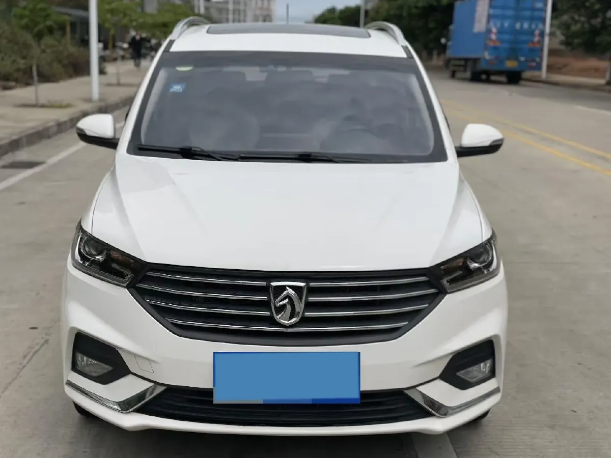2014 BaoJun 610 1.5L 112HP L4 6AT,autocango,china used car exporter,china ev exporter,chinese used car exporter,chinese used ev exporter