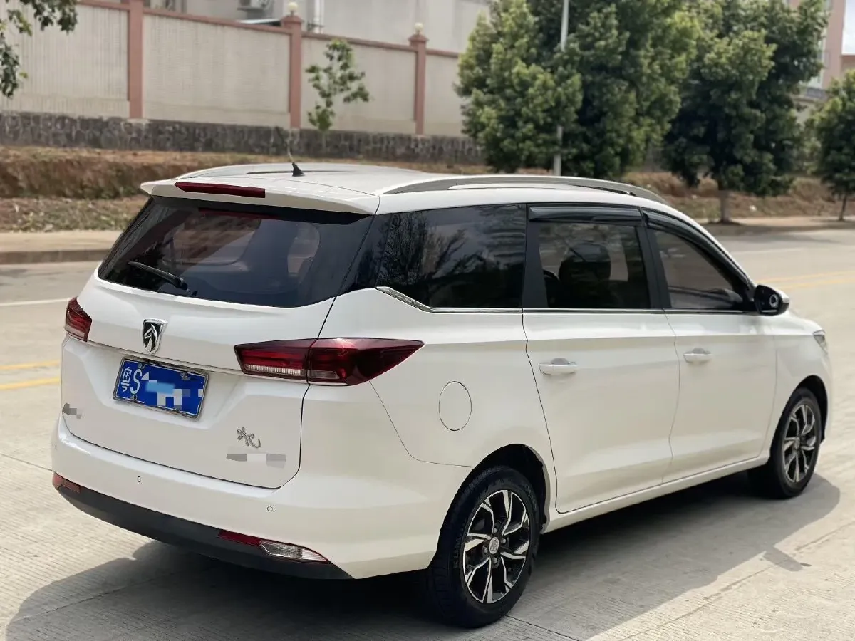 2014 BaoJun 610 1.5L 112HP L4 6AT,autocango,china used car exporter,china ev exporter,chinese used car exporter,chinese used ev exporter
