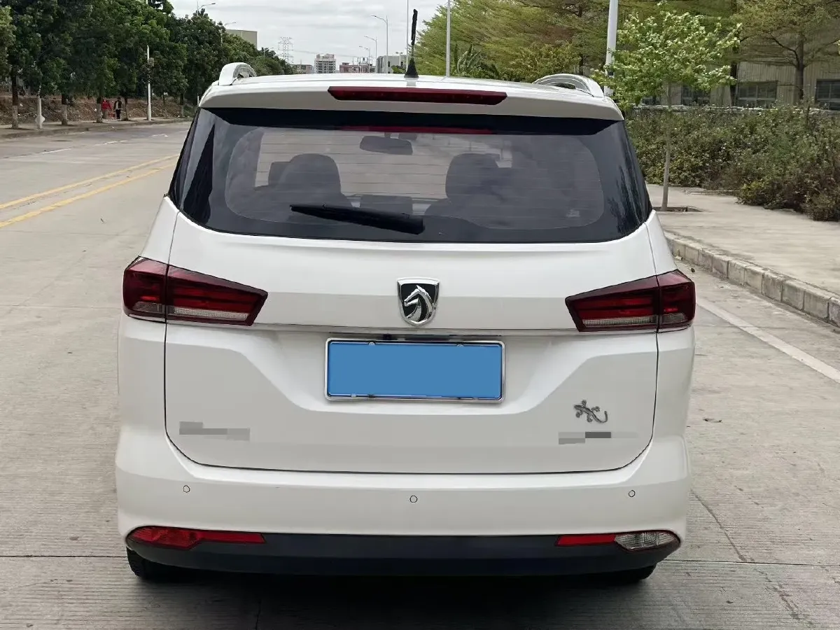 2014 BaoJun 610 1.5L 112HP L4 6AT,autocango,china used car exporter,china ev exporter,chinese used car exporter,chinese used ev exporter