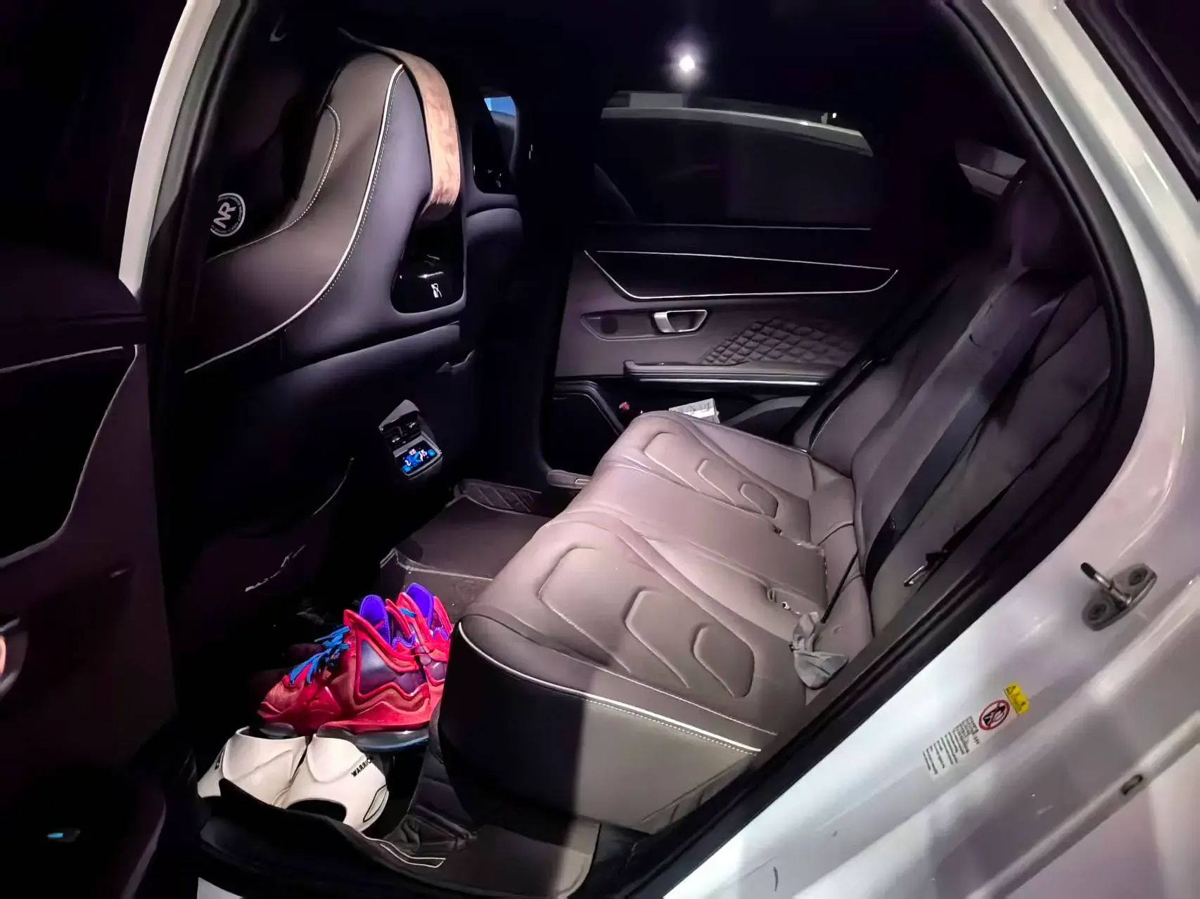 2022 BYD HAN thumbnail 4