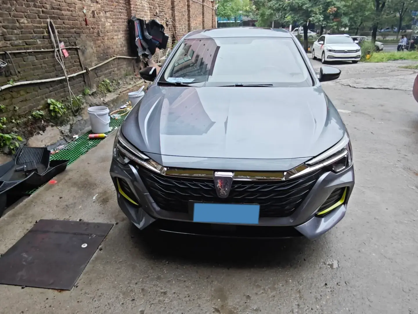 2020 ROEWE I6 thumbnail 2
