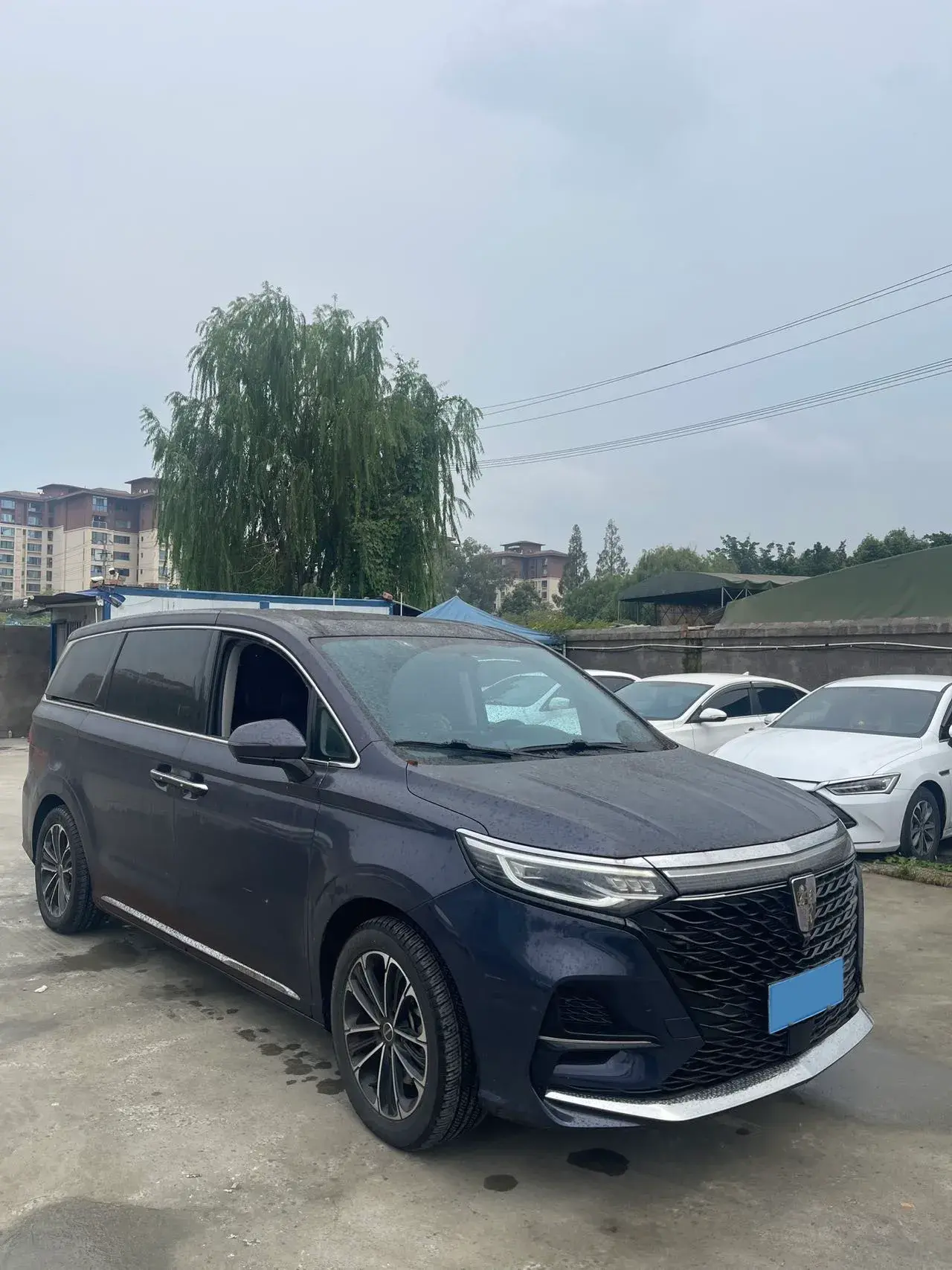 2021 ROEWE IMAX8 thumbnail 3