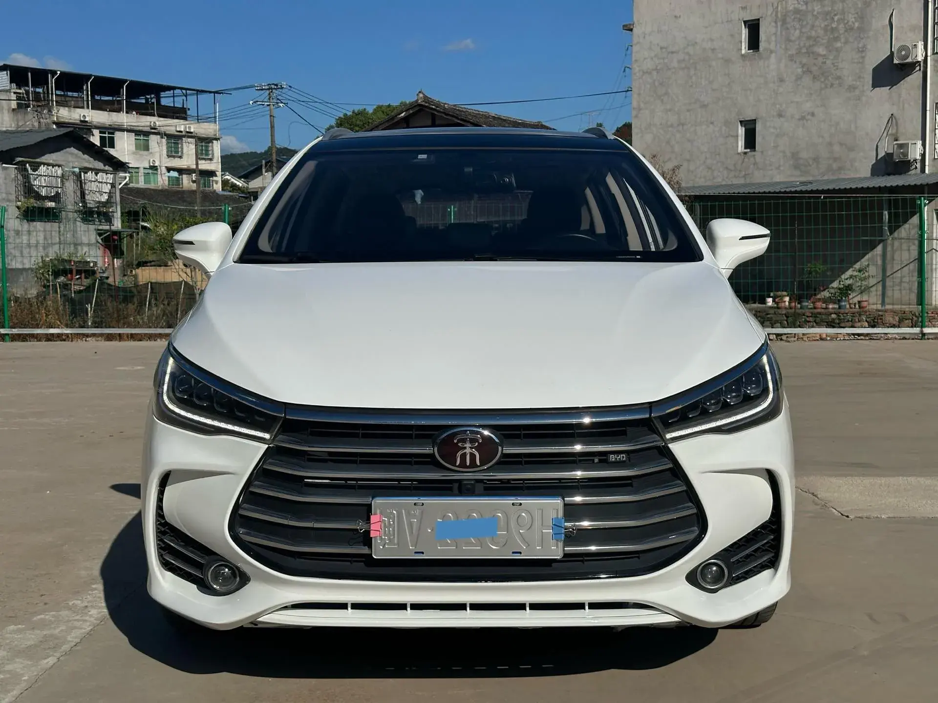 2017 BYD SONG thumbnail 2