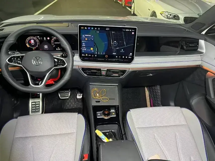 2025 VOLKSWAGEN TAYRON thumbnail 4