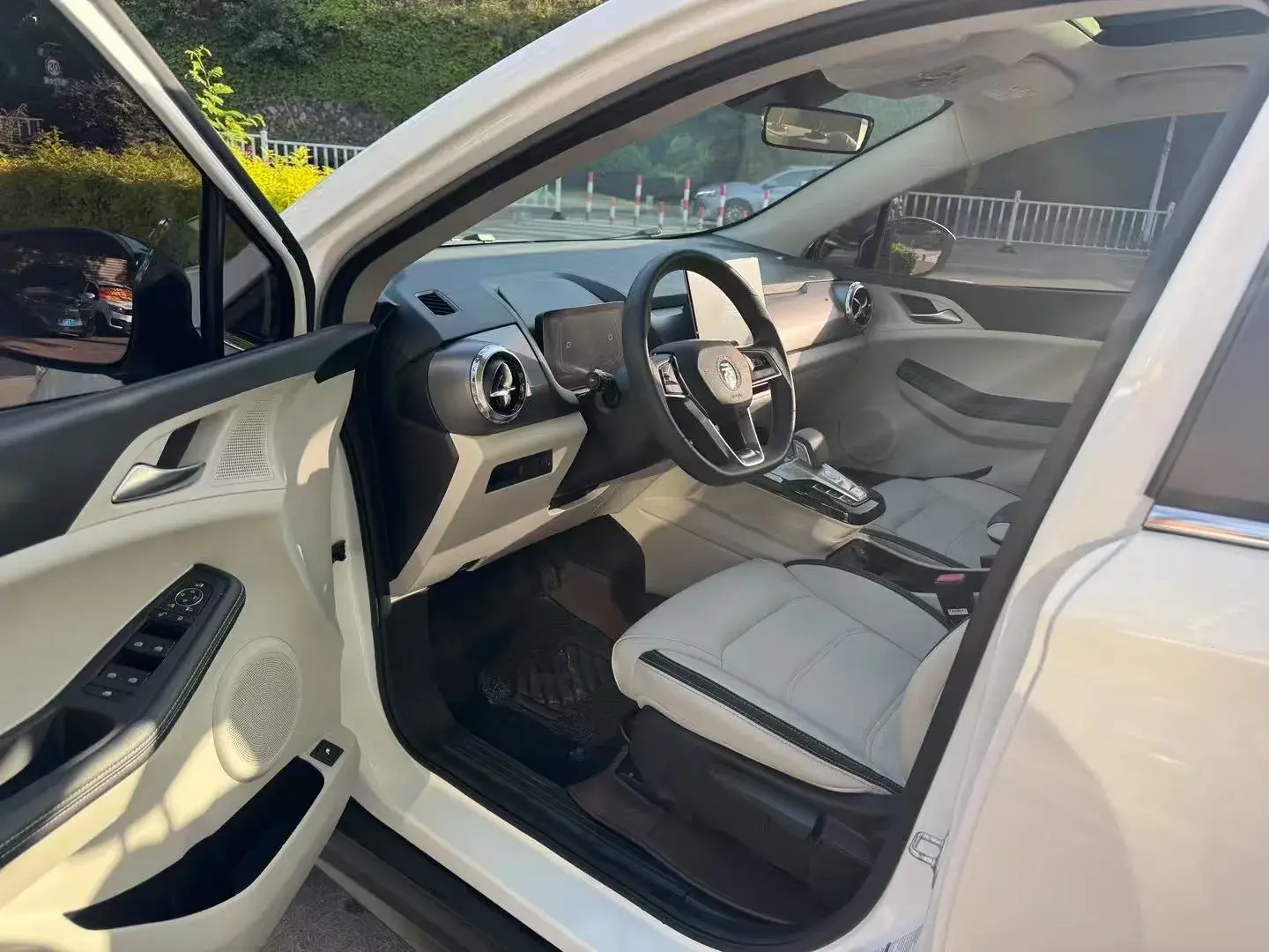 2021 BYD YUAN thumbnail 4