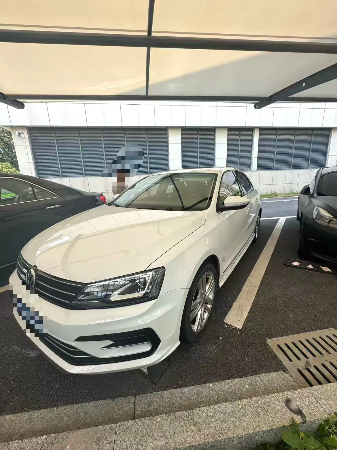 2018 VOLKSWAGEN SAGITAR view 1