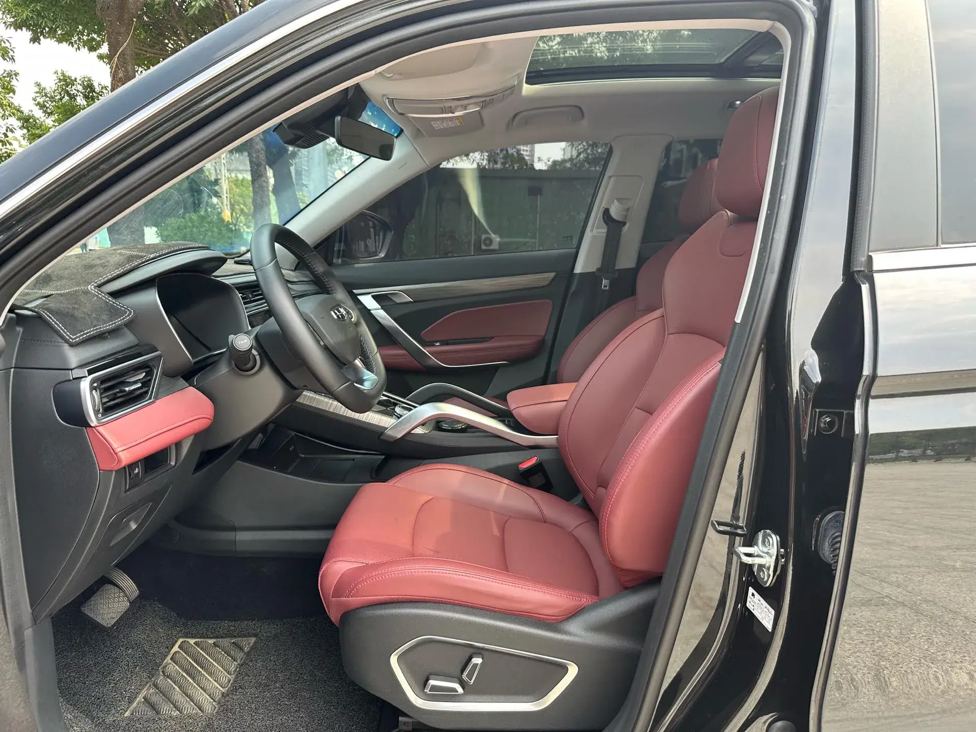 2022 GEELY AZKARRA thumbnail 4