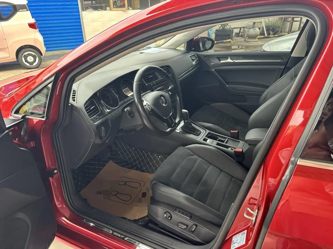 2018 VOLKSWAGEN GOLF thumbnail 3