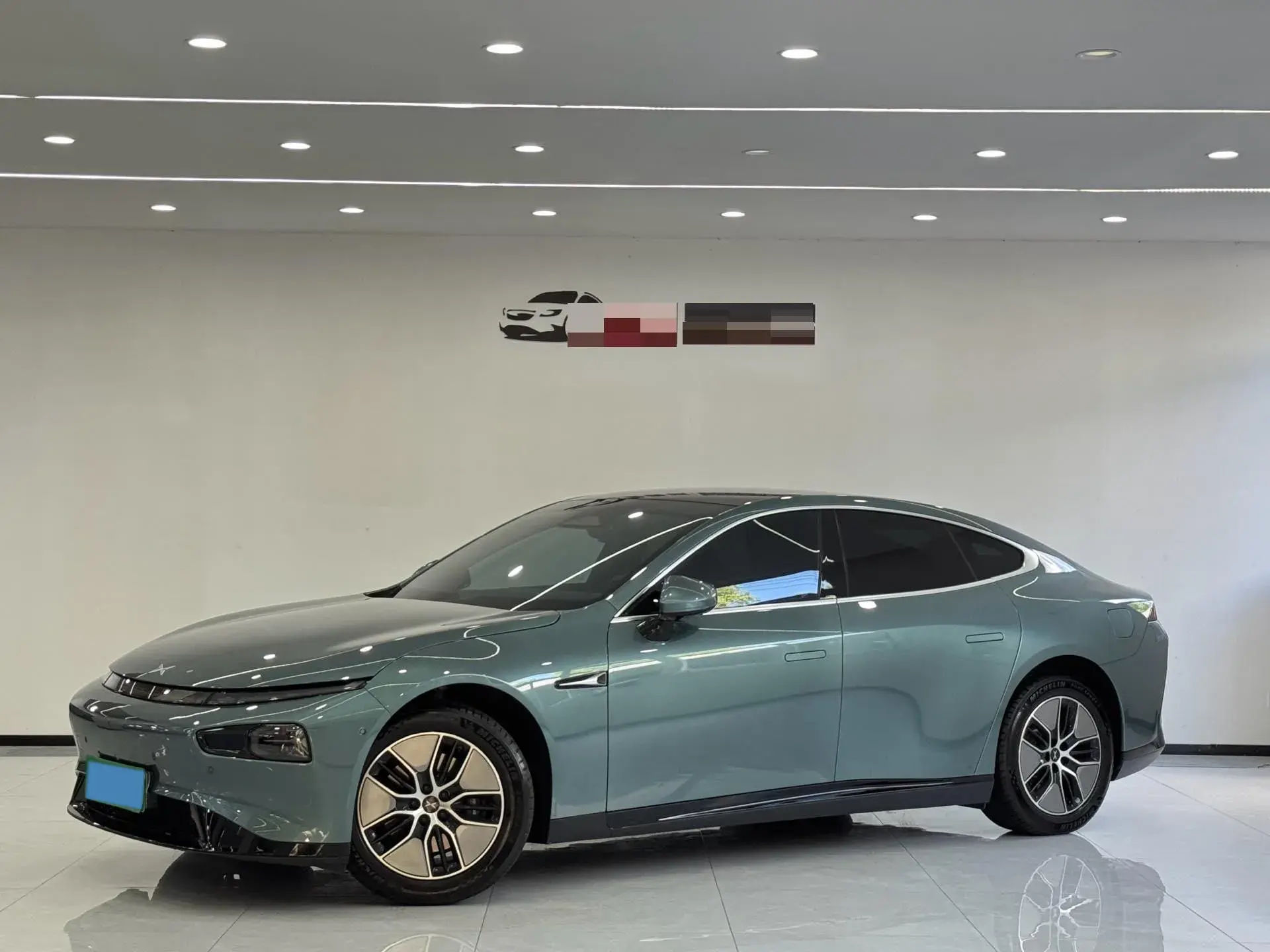 2023 XPENG P7 view 1