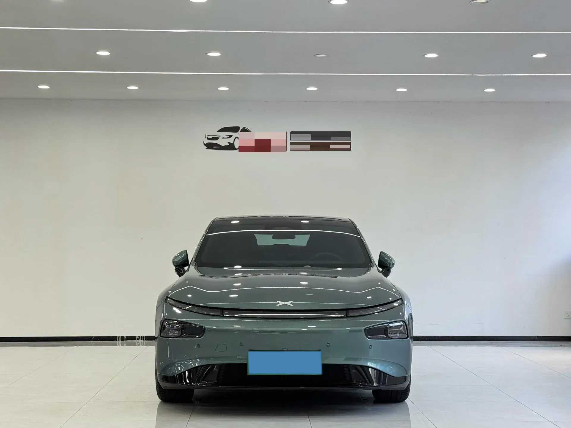 2023 XPENG P7 thumbnail 2