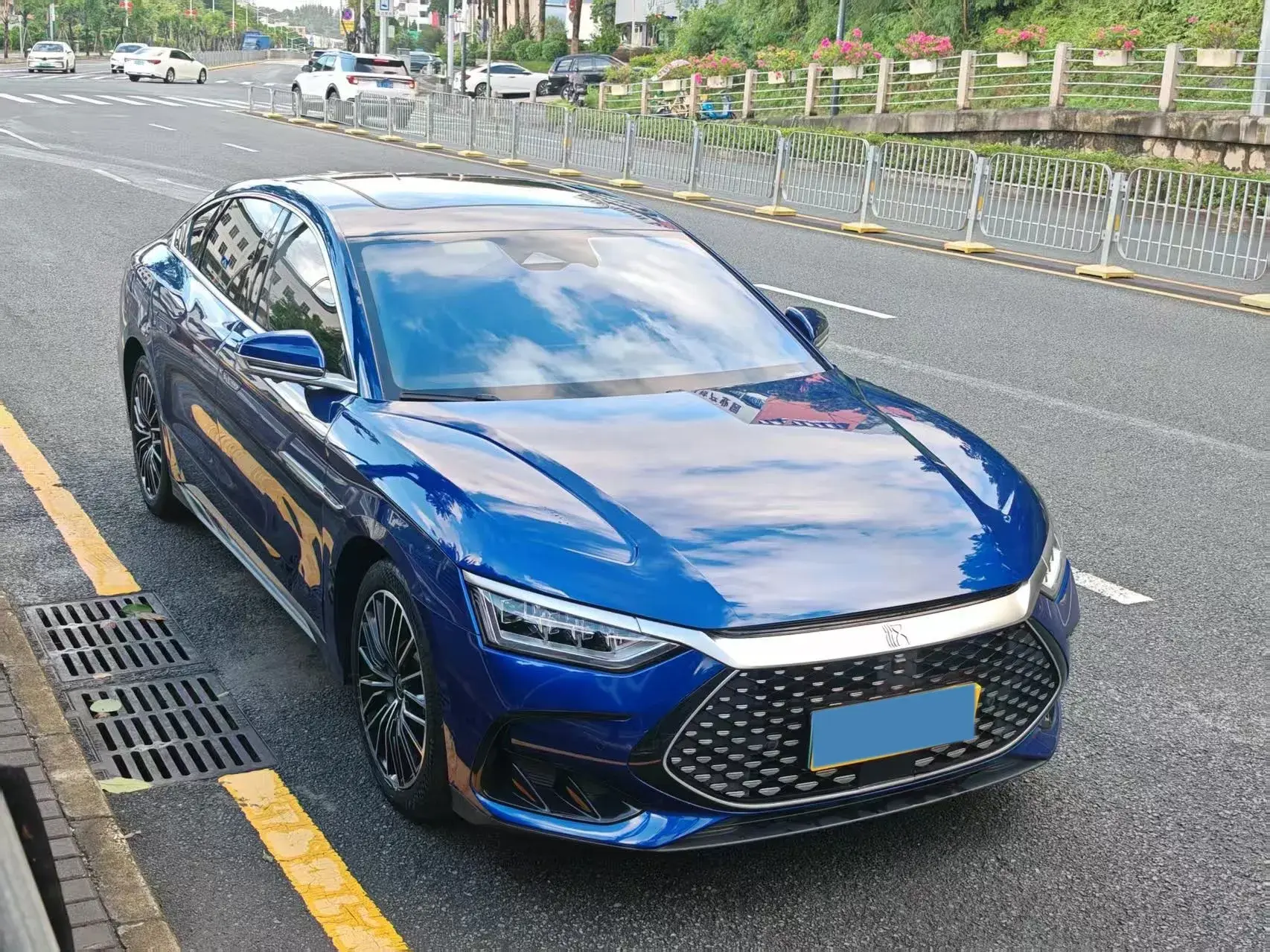 2022 BYD HAN thumbnail 3