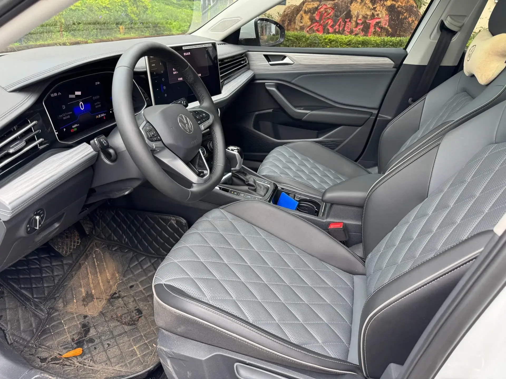 2024 VOLKSWAGEN SAGITAR thumbnail 4