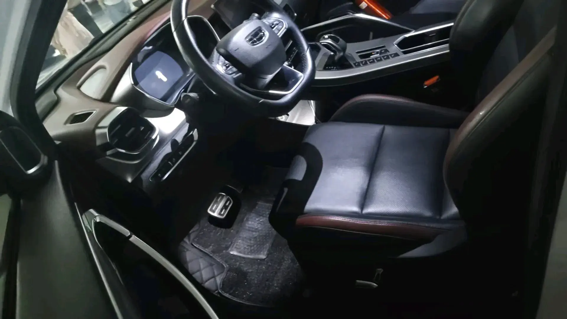 2019 GEELY COOLRAY thumbnail 4