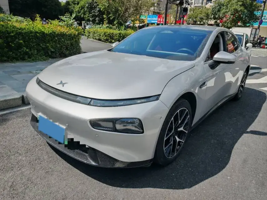 2023 XPENG P7 view 1
