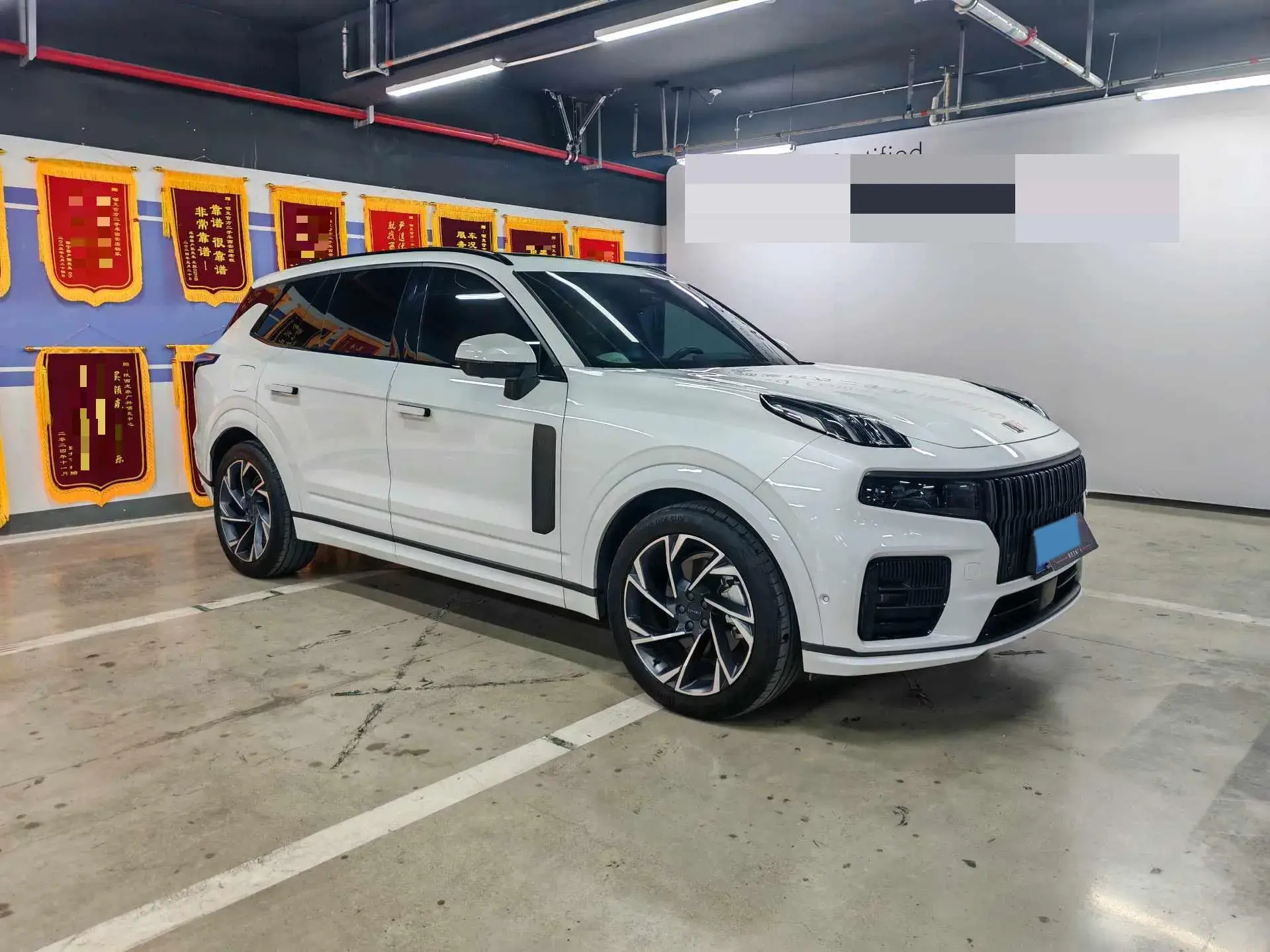 2021 LYNK&CO 09 thumbnail 2