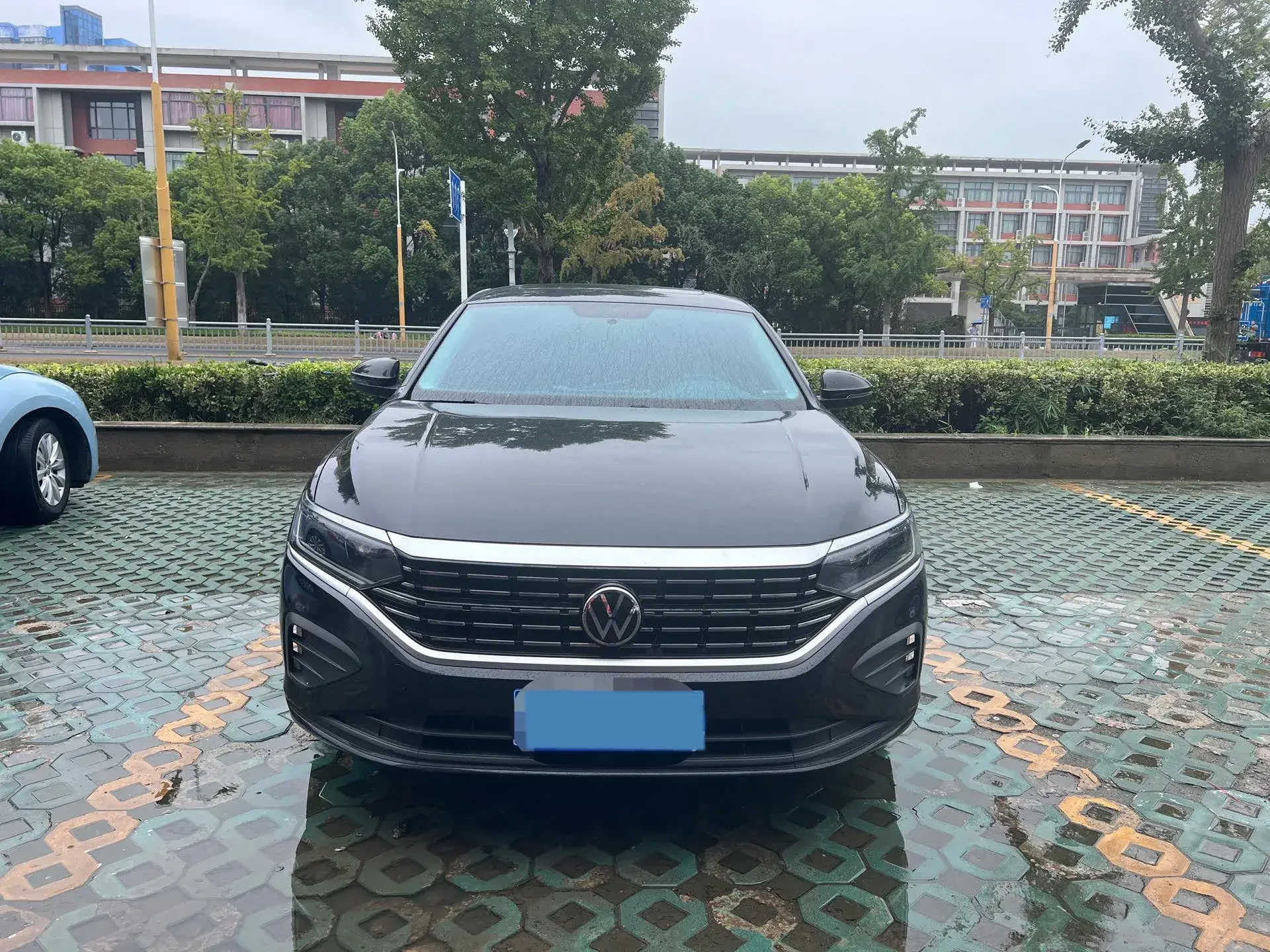 2024 VOLKSWAGEN PASSAT thumbnail 2